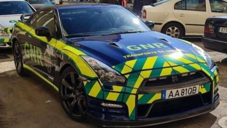 Μεταφορά οργάνων με ένα από τα καλύτερα supercar